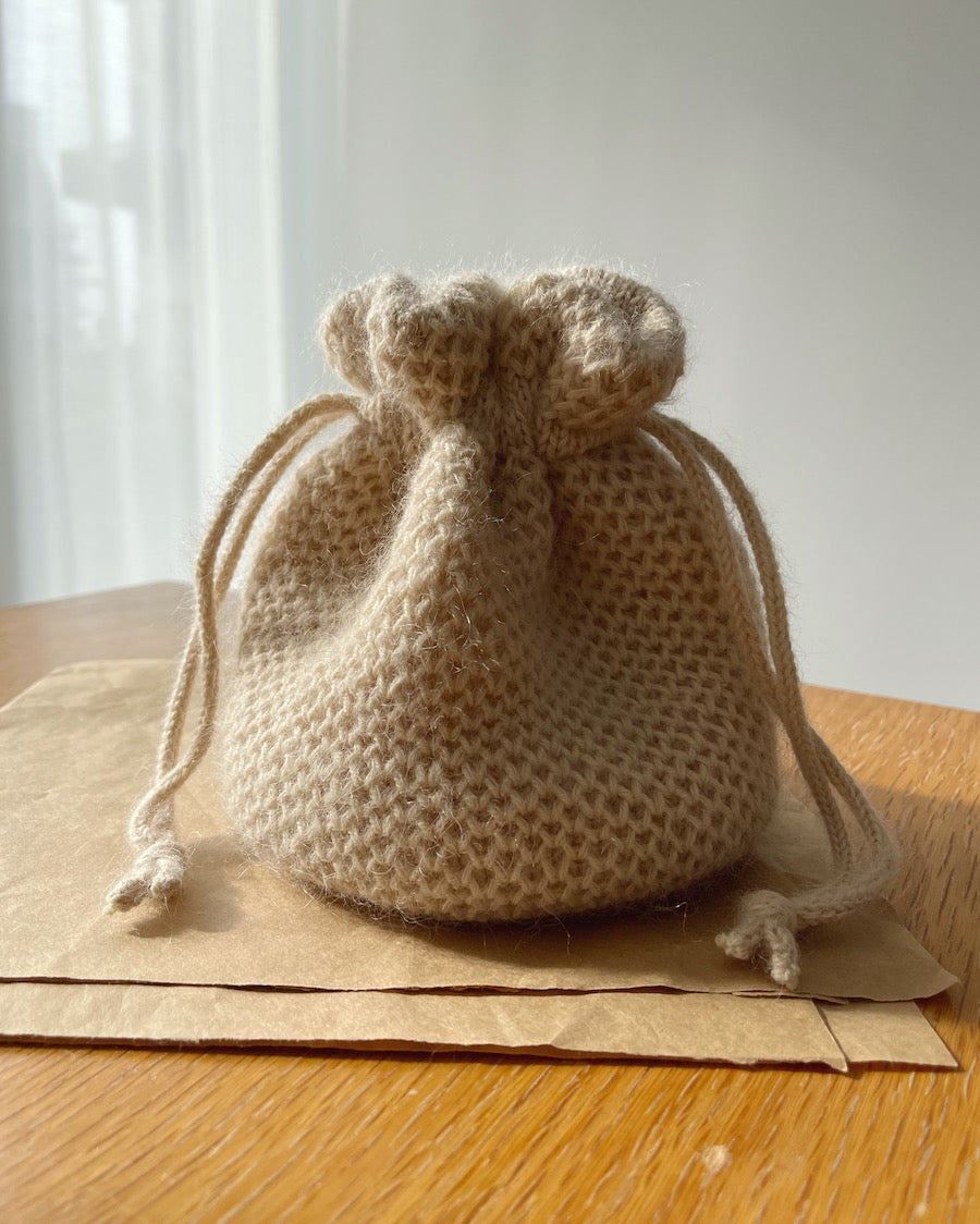 Honey Bucket Bag - Petite Knit Strikkeopskrifter