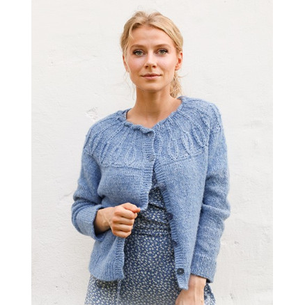 Blue Peacock Cardigan Drops Design Cardigan Strikkeopskrift Str Xxxl - Strikkeopskrifter  - 5713419915098