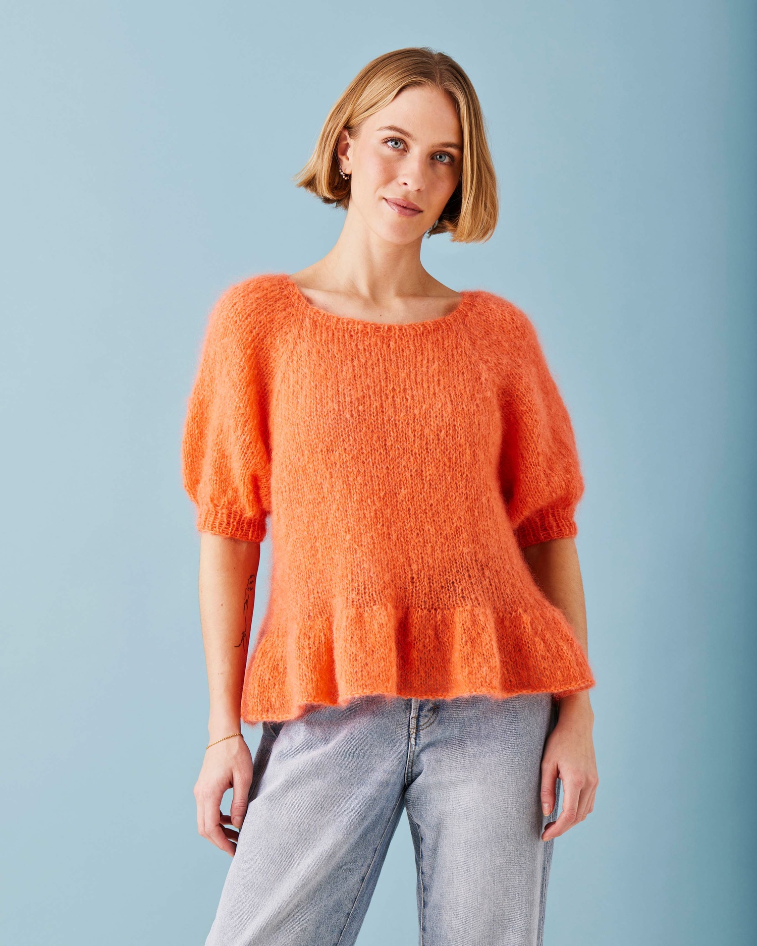 Strikkeopskrift Strikkekit Bluse Med Pufærme Flæsekant Bella Garn 8932100 Kun Strikkeopskrift Bluse Med Pufærme Flæsekant Bella Garn 8932100 - Strikkeopskrifter