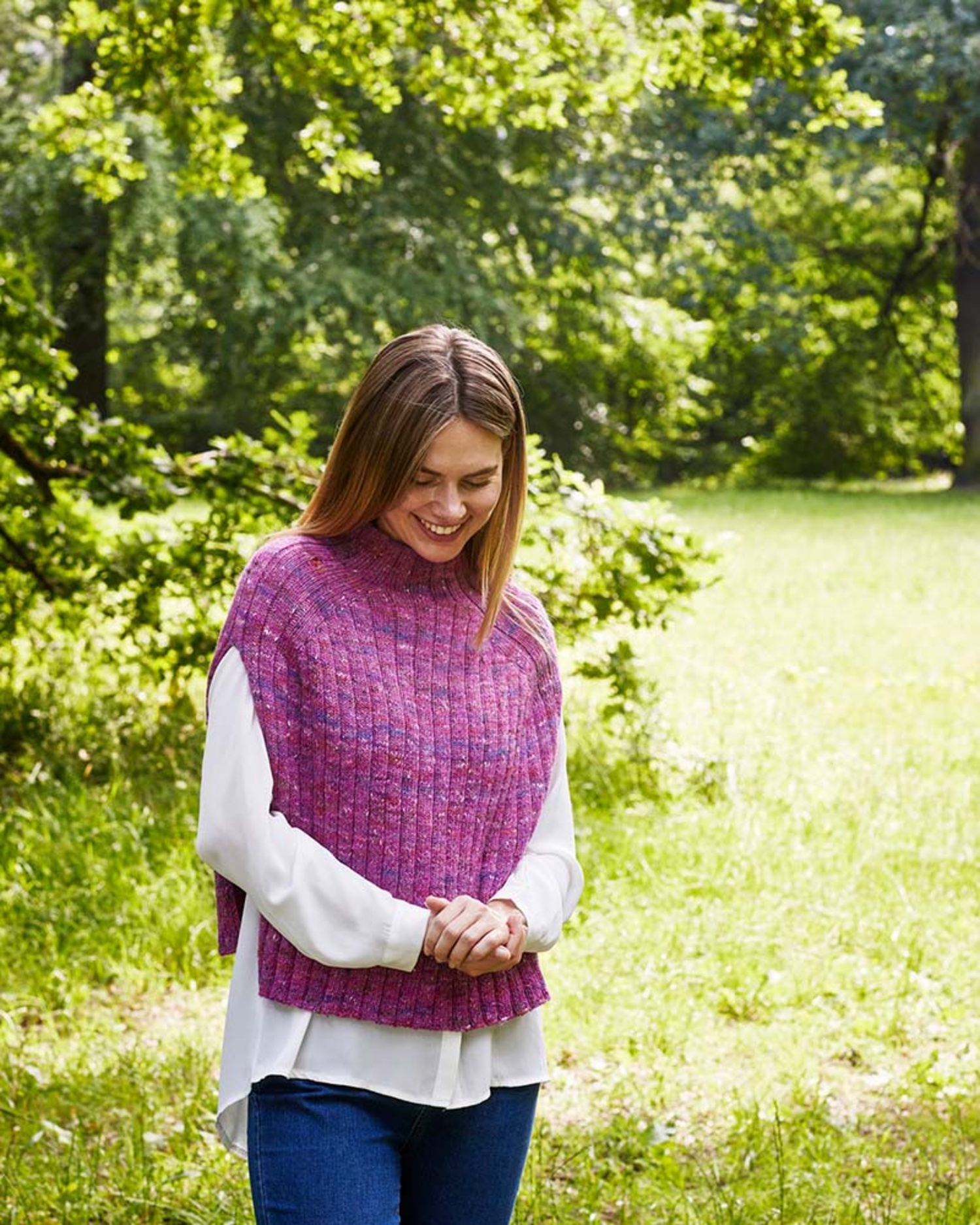 Strikkeopskrift Strikkekit Ponchos Med Sadelskulder Med Kamma Permin 899536 Kun Strikkeopskrift Ponchos Med Sadelskulder Med Kamma Permin 899536 - Strikkeopskrifter